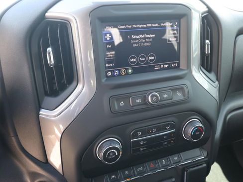 Used 2022 Chevrolet Silverado 1500 Custom image 21