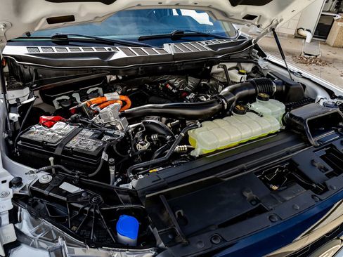 Used 2025 Ford F150 Lariat w/ Equipment Group 501A Mid image 40