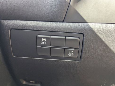 Used 2017 MAZDA MAZDA3 Sport w/ Preferred Equipment Package image 23