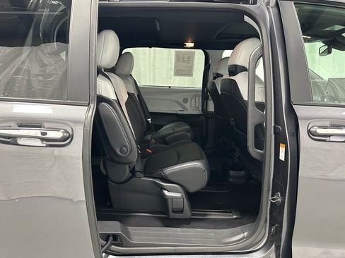 Used 2025 Toyota Sienna XSE image 54