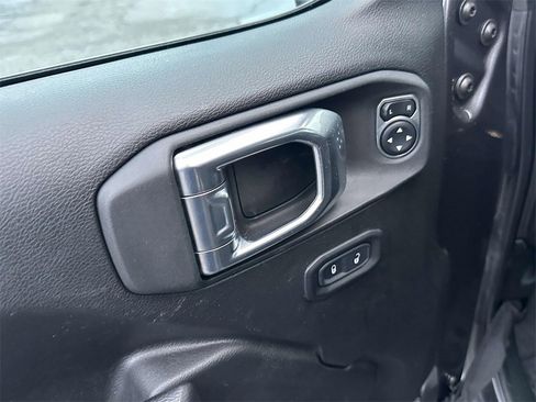 Used 2022 Jeep Wrangler Unlimited Sport image 16