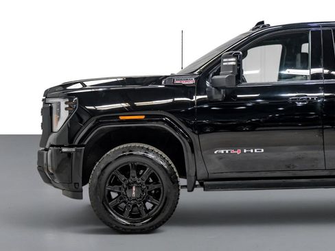 Used 2024 GMC Sierra 2500 AT4 w/ AT4 Premium Plus Package AWD/4WD image 10