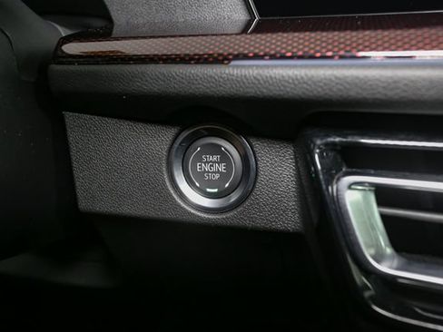 Used 2026 Chevrolet Traverse Z71 w/ LPO, Floor Liner Package AWD/4WD image 31