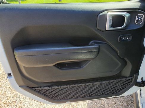 Used 2022 Jeep Gladiator Mojave image 14