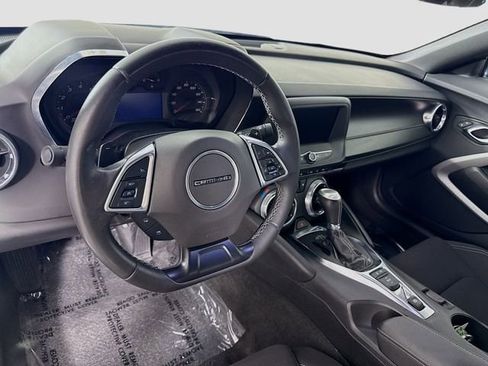 Used 2020 Chevrolet Camaro LT RWD image 9
