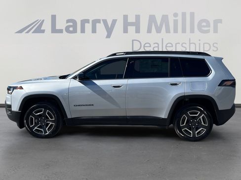 New 2026 Jeep Cherokee Laredo AWD/4WD image 2