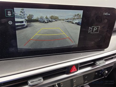 Used 2025 Kia Sorento LX image 23
