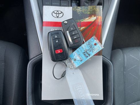 Used 2024 Toyota RAV4 XLE FWD image 10