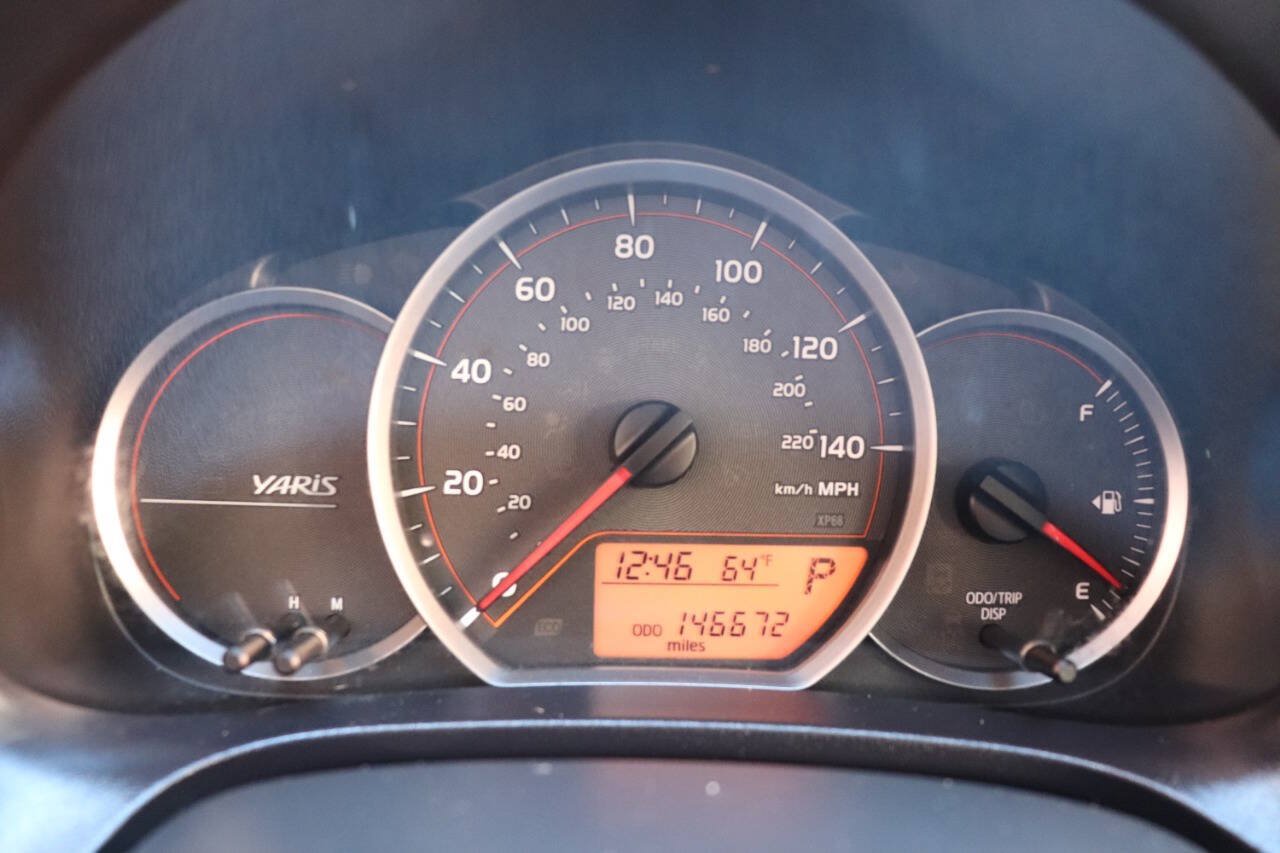 Used 2014 Toyota Yaris L FWD image 22