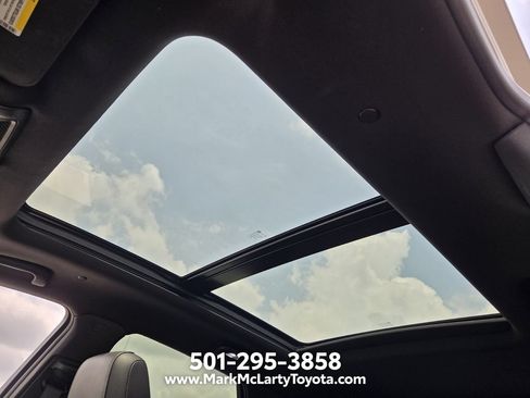 Used 2023 Cadillac XT5 Premium Luxury AWD/4WD image 17