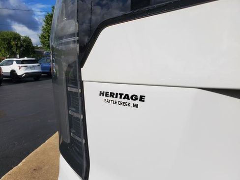 New 2025 Chevrolet Suburban LT w/ Comfort Package image 31