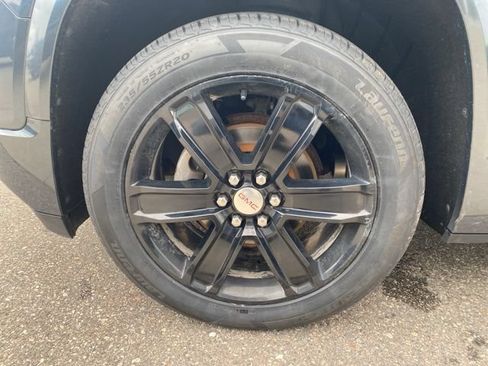 Used 2019 GMC Acadia Denali w/ Technology Package AWD/4WD image 37