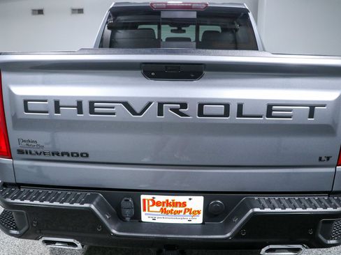Used 2021 Chevrolet Silverado 1500 LT Trail Boss w/ Convenience Package II AWD/4WD image 9