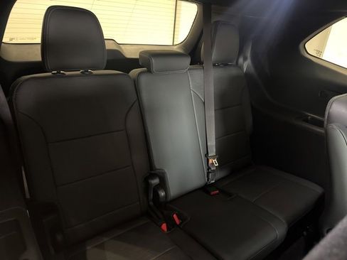 Certified 2025 Buick Enclave Sport Touring w/ Power Package image 13