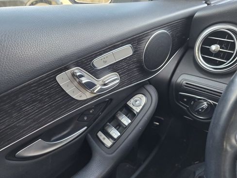 Used 2022 Mercedes-Benz GLC 300 4MATIC image 11