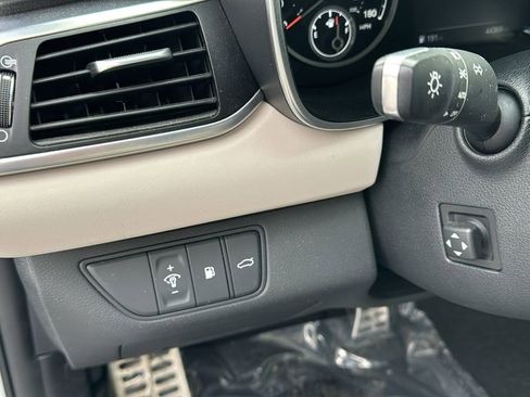 Used 2022 Genesis G70 3.3T w/ Sport Advanced Package image 22