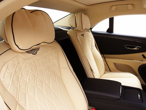 Used 2022 Bentley Flying Spur V8 AWD/4WD image 31