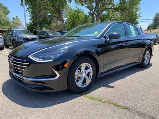Used 2023 Hyundai Sonata SE image 1