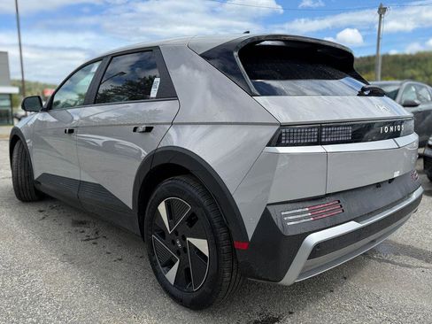New 2026 Hyundai Ioniq 5 SEL image 3