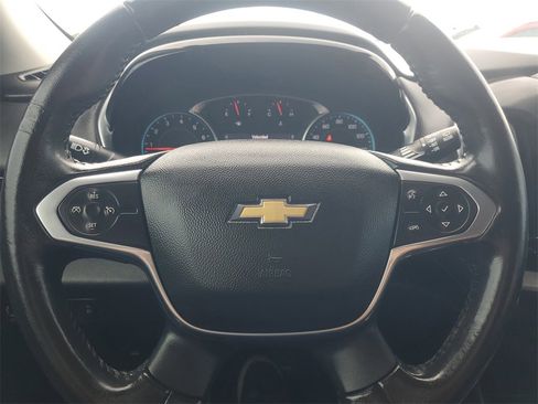 Used 2021 Chevrolet Traverse LT image 22