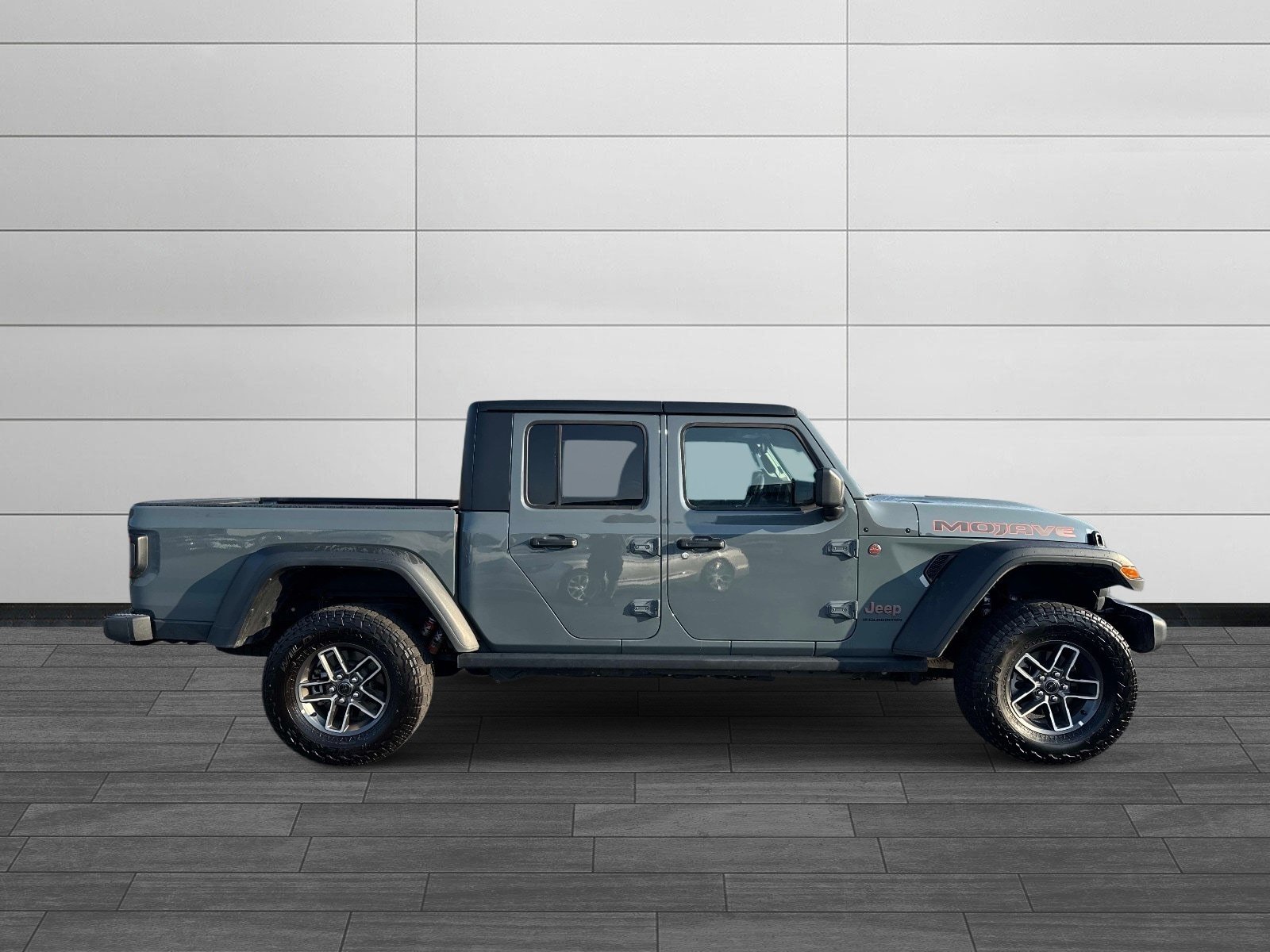 Used 2026 Jeep Gladiator Mojave AWD/4WD image 2