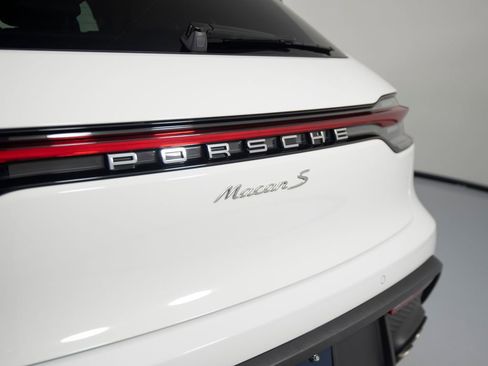 Used 2023 Porsche Macan S AWD/4WD image 33
