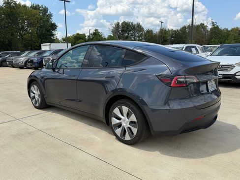 Used 2021 Tesla Model Y Long Range AWD/4WD image 3