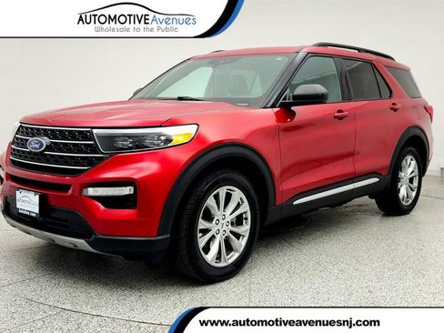 Used 2020 Ford Explorer XLT w/ Equipment Group 202A image 1