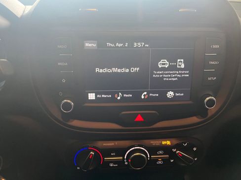 Used 2025 Kia Soul LX w/ LX Technology Package image 17