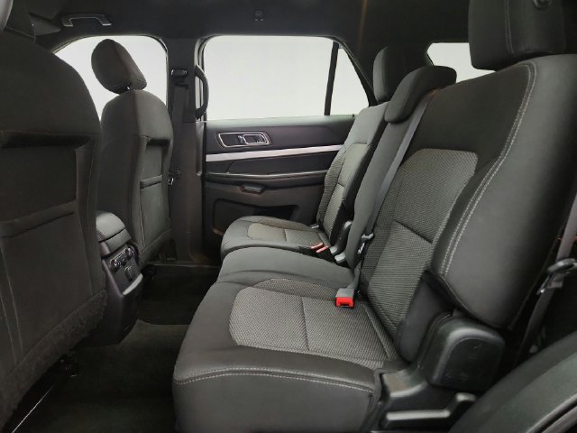 Used 2017 Ford Explorer XLT w/ Equipment Group 201A AWD/4WD image 21