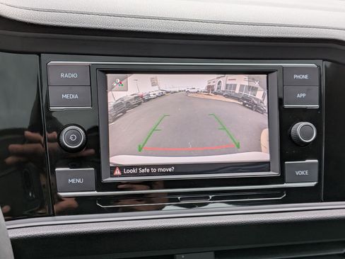 Used 2023 Volkswagen Jetta SE image 21