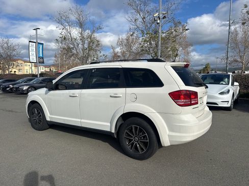 Used 2018 Dodge Journey SE w/ Connectivity Group image 4