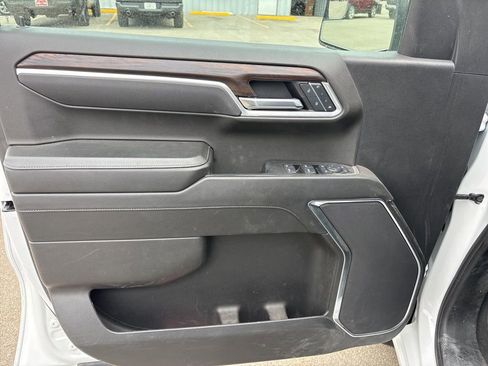Used 2025 GMC Sierra 1500 SLT image 12