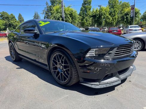Used 2010 Ford Mustang GT Premium RWD image 6