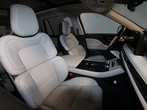 New 2026 Lincoln Aviator Reserve image 24
