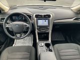 Used 2018 Ford Fusion SE w/ Fusion SE Technology Package image 2
