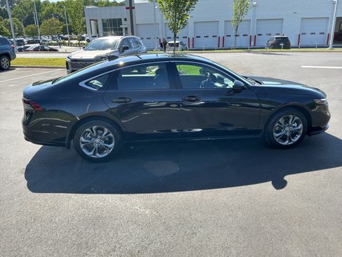 Used 2024 Honda Accord EX-L image 11