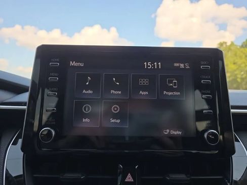 Used 2020 Toyota Corolla LE FWD image 25