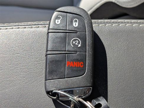 Used 2022 Jeep Renegade Latitude image 32