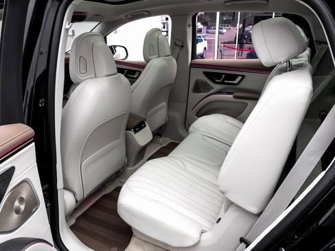 Used 2023 Mercedes-Benz EQS 580 4MATIC SUV image 49