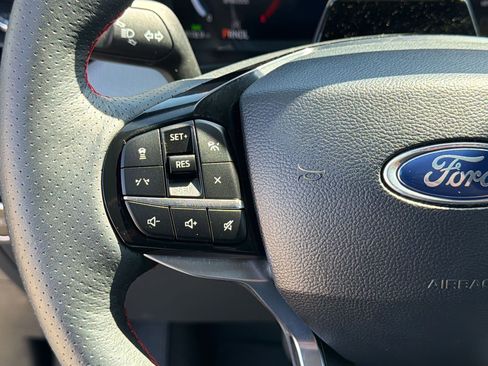 Used 2025 Ford Explorer ST-Line w/ ST-Line Street Pack image 13