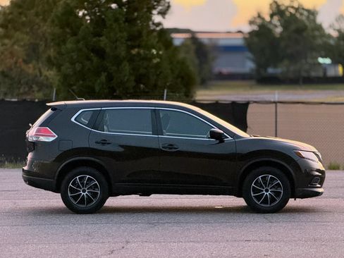 Used 2016 Nissan Rogue S AWD/4WD image 7