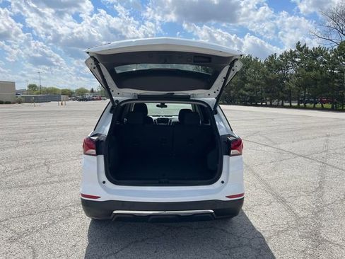 Used 2024 Chevrolet Equinox LT image 18