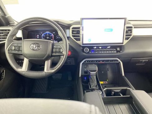 Used 2025 Toyota Tundra Limited AWD/4WD image 12
