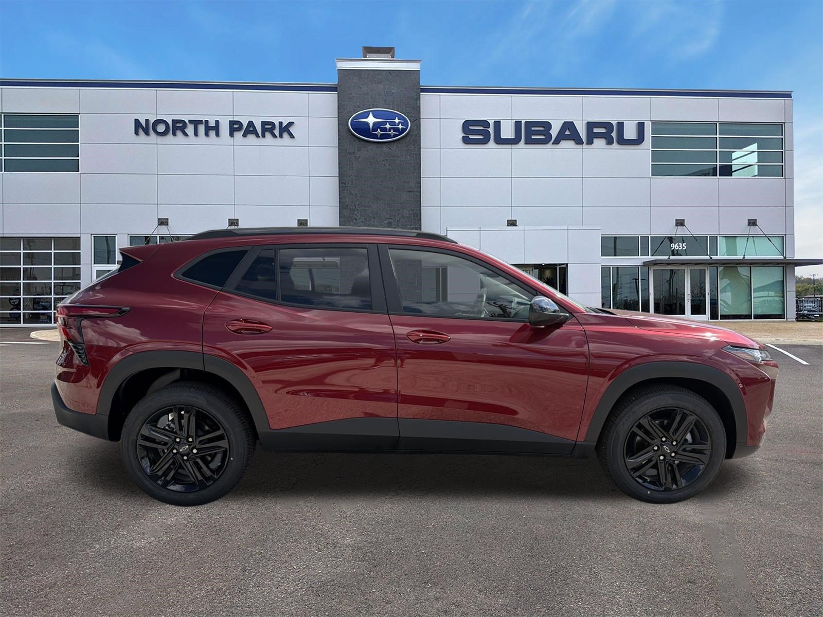 Used 2024 Chevrolet Trax ACTIV w/ Driver Confidence Package FWD image 3