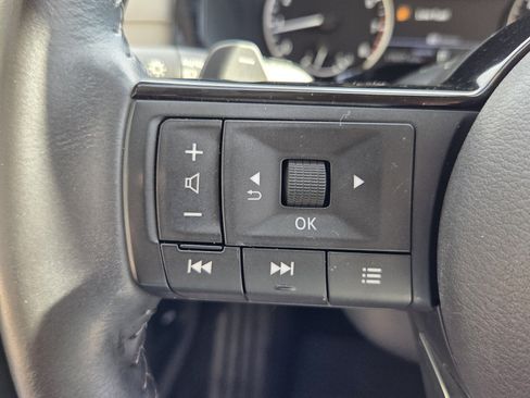 Used 2025 Nissan Pathfinder SL FWD image 33
