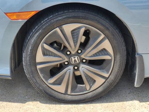 Used 2017 Honda Civic EX image 10