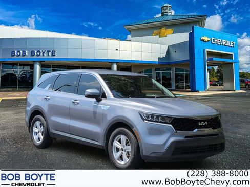 Used 2023 Kia Sorento LX FWD image 1