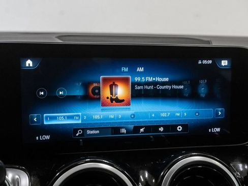 Used 2020 Mercedes-Benz GLB 250 4MATIC image 17