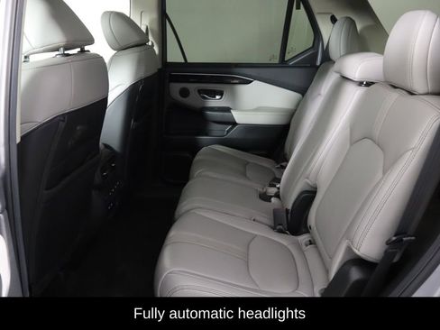 Used 2025 Honda Pilot Touring image 15
